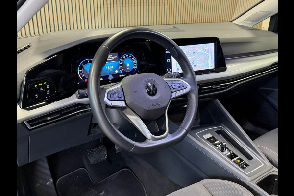 Volkswagen Golf 2.0 TDI R-Line Business AUT. PANO TREKHAAK ACC PDC VOOR EN ACHTER CAMERA NAVI STOELVERWAMING STUURVERWARMING