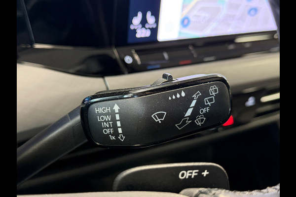 Volkswagen Golf 2.0 TDI R-Line Business AUT. PANO TREKHAAK ACC PDC VOOR EN ACHTER CAMERA NAVI STOELVERWAMING STUURVERWARMING