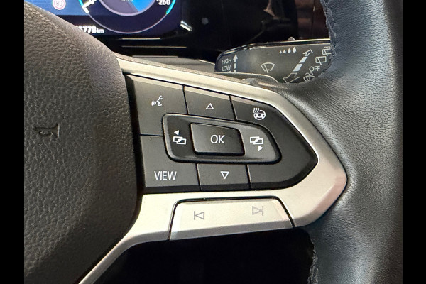 Volkswagen Golf 2.0 TDI R-Line Business AUT. PANO TREKHAAK ACC PDC VOOR EN ACHTER CAMERA NAVI STOELVERWAMING STUURVERWARMING