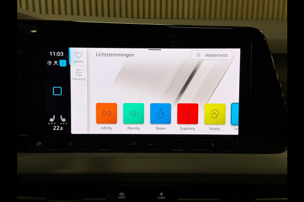 Volkswagen Golf 2.0 TDI R-Line Business AUT. PANO TREKHAAK ACC PDC VOOR EN ACHTER CAMERA NAVI STOELVERWAMING STUURVERWARMING