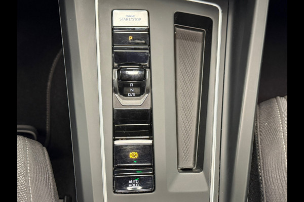 Volkswagen Golf 2.0 TDI R-Line Business AUT. PANO TREKHAAK ACC PDC VOOR EN ACHTER CAMERA NAVI STOELVERWAMING STUURVERWARMING