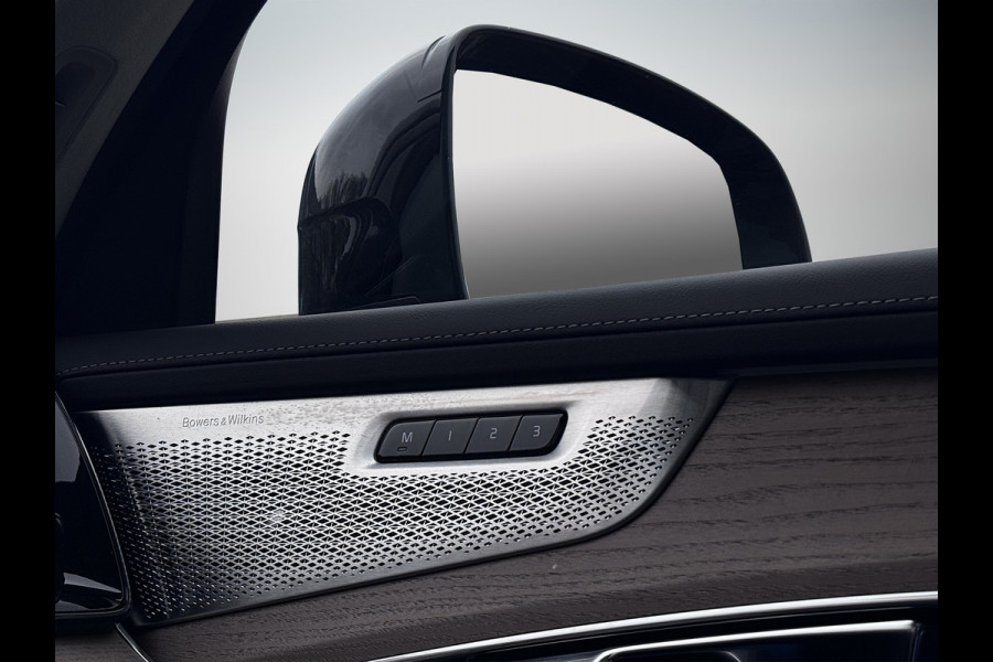 Volvo XC90 2.0 T8 Ultra Dark | Pano | Trekhaak | Bowers&Wilkins | Memory | 360 camera | Head Up | Plug-in hybrid AWD