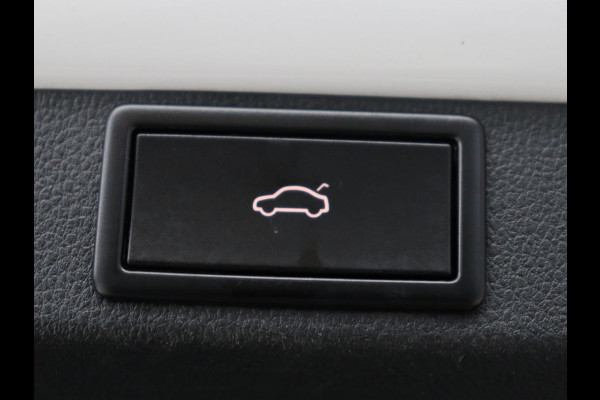 Škoda Octavia 1.0 e-TSI Business Edition | Trekhaak | Carplay | Navigatie | Full LED | Parkeerhulp | Cruise control | Digital Cockpit | Climate control | Getint glas