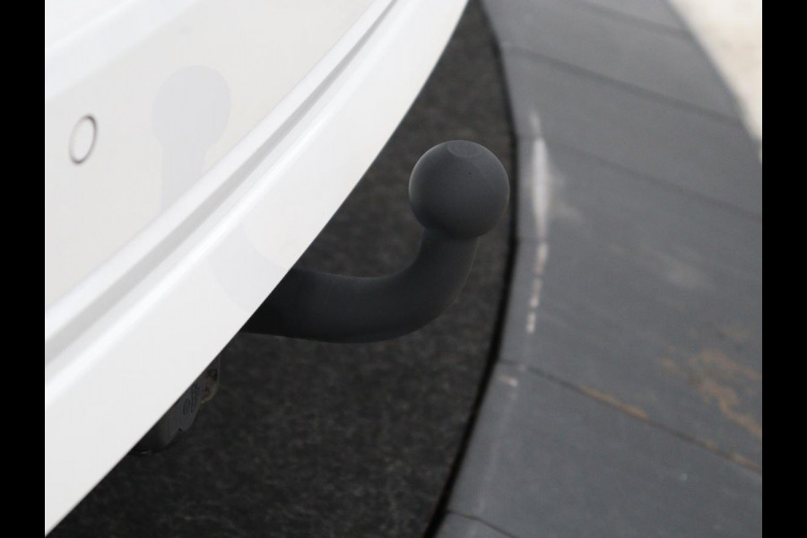 Škoda Octavia 1.0 e-TSI Business Edition | Trekhaak | Carplay | Navigatie | Full LED | Parkeerhulp | Cruise control | Digital Cockpit | Climate control | Getint glas