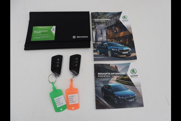 Škoda Octavia 1.0 e-TSI Business Edition | Trekhaak | Carplay | Navigatie | Full LED | Parkeerhulp | Cruise control | Digital Cockpit | Climate control | Getint glas