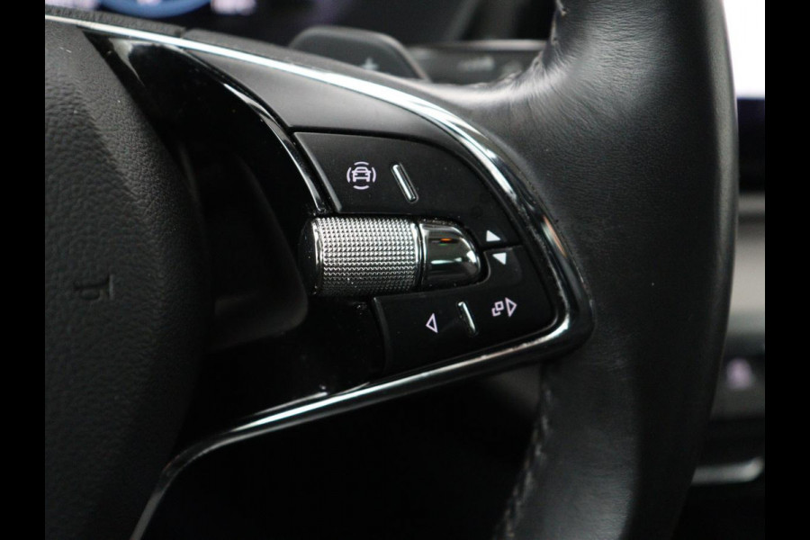 Škoda Octavia 1.0 e-TSI Business Edition | Trekhaak | Carplay | Navigatie | Full LED | Parkeerhulp | Cruise control | Digital Cockpit | Climate control | Getint glas