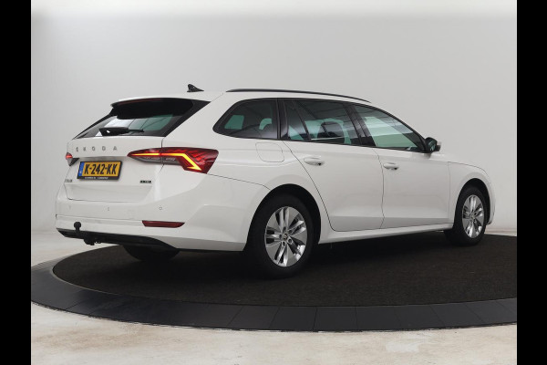 Škoda Octavia 1.0 e-TSI Business Edition | Trekhaak | Carplay | Navigatie | Full LED | Parkeerhulp | Cruise control | Digital Cockpit | Climate control | Getint glas