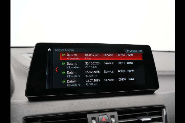 BMW X2 xDrive25e M Sport Plug In Hybrid 220pk Dealer O.H. PHEV | Trekhaak Afn. | Panodak | Adaptive Cruise | Head Up | Camera | Harman / Kardon | Lederen Competition Stoelen Memory & Verwarmd | Keyless | 19"L.M | Sfeerverlichting | Navigatie | DAB |