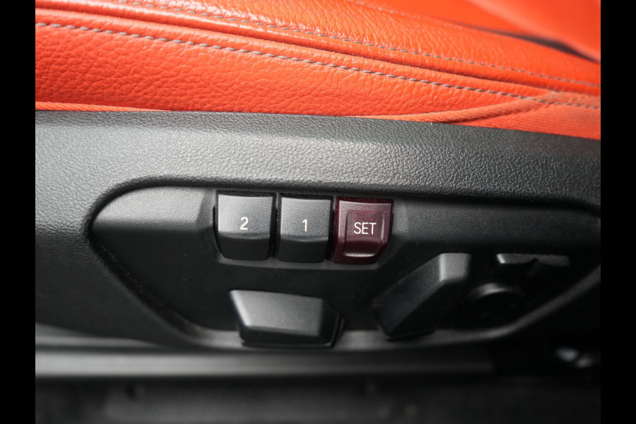 BMW X2 xDrive25e M Sport Plug In Hybrid 220pk Dealer O.H. PHEV | Trekhaak Afn. | Panodak | Adaptive Cruise | Head Up | Camera | Harman / Kardon | Lederen Competition Stoelen Memory & Verwarmd | Keyless | 19"L.M | Sfeerverlichting | Navigatie | DAB |