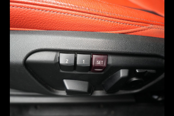 BMW X2 xDrive25e M Sport Plug In Hybrid 220pk Dealer O.H. PHEV | Trekhaak Afn. | Panodak | Adaptive Cruise | Head Up | Camera | Harman / Kardon | Lederen Competition Stoelen Memory & Verwarmd | Keyless | 19"L.M | Sfeerverlichting | Navigatie | DAB |