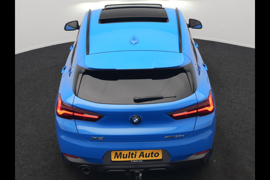 BMW X2 xDrive25e M Sport Plug In Hybrid 220pk Dealer O.H. PHEV | Trekhaak Afn. | Panodak | Adaptive Cruise | Head Up | Camera | Harman / Kardon | Lederen Competition Stoelen Memory & Verwarmd | Keyless | 19"L.M | Sfeerverlichting | Navigatie | DAB |