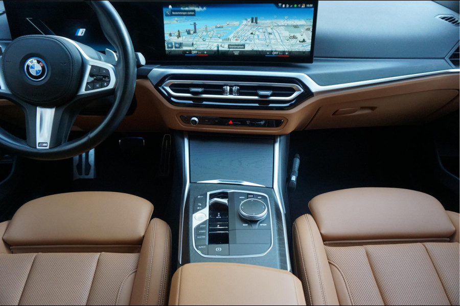 BMW 3 Serie Touring 330e M-SPORT | Facelift 2023/2024 | FROZEN GREY | Head Up | Adaptive + Lane | Harman Kardon | Trekhaak | Wide Screen Dashboard