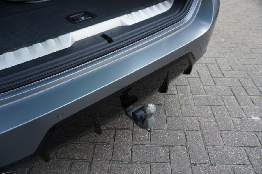 BMW 3 Serie Touring 330e M-SPORT | Facelift 2023/2024 | FROZEN GREY | Head Up | Adaptive + Lane | Harman Kardon | Trekhaak | Wide Screen Dashboard