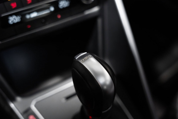 Volkswagen Polo 1.0 TSI Highline DSG PANO LED