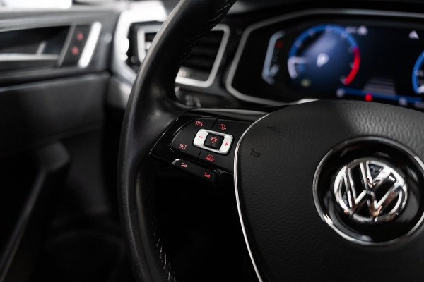 Volkswagen Polo 1.0 TSI Highline DSG PANO LED