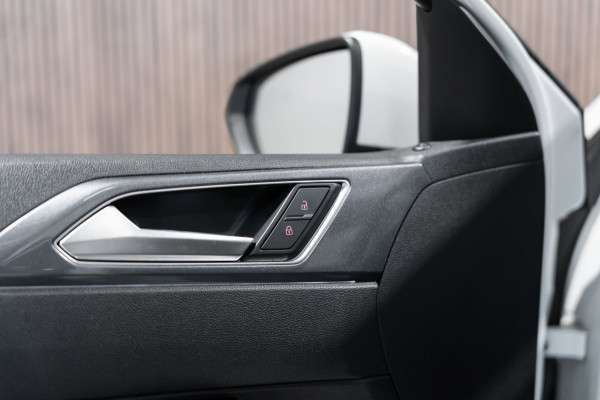 Volkswagen Polo 1.0 TSI Highline DSG PANO LED