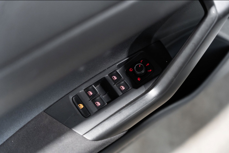 Volkswagen Polo 1.0 TSI Highline DSG PANO LED