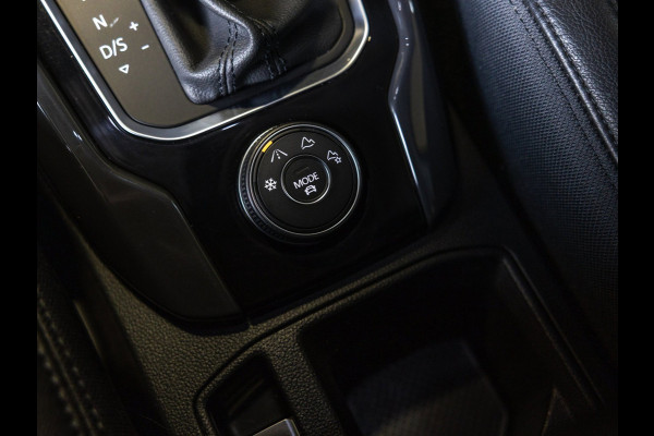 Volkswagen T-Roc 2.0 TSI 4Motion Sport / 190pk / Trekhaak / Leder / Achteruitrij camera /