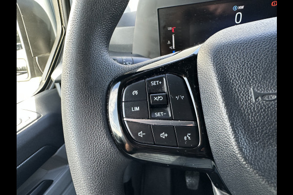 Ford Transit Custom 2.0 TDCI 136 PK TREND / L2H1 / 46.765 KM !! / 2.800 KG AHG / CAMERA / CRUISE / 3 ZITS / AIRCO / CARPLAY