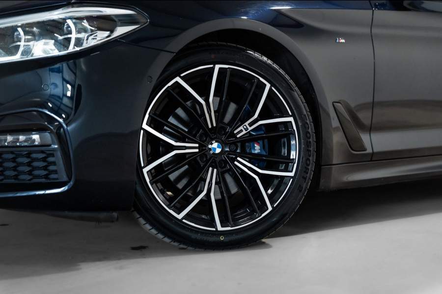 BMW 5 Serie Touring 530i M Sport PANO LEDER LED