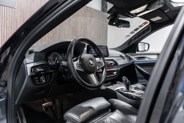 BMW 5 Serie Touring 530i M Sport PANO LEDER LED