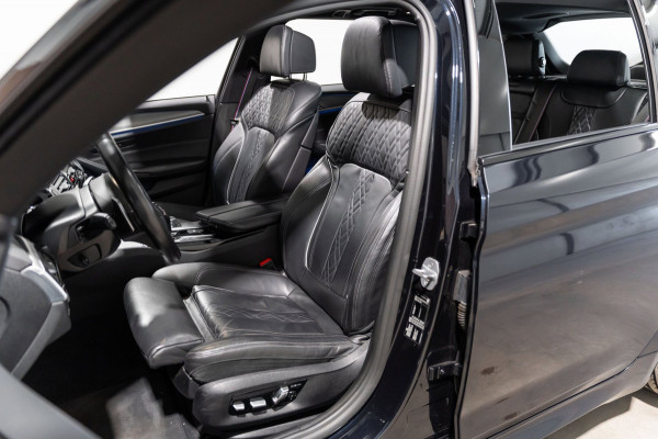 BMW 5 Serie Touring 530i M Sport PANO LEDER LED