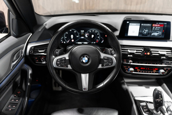 BMW 5 Serie Touring 530i M Sport PANO LEDER LED