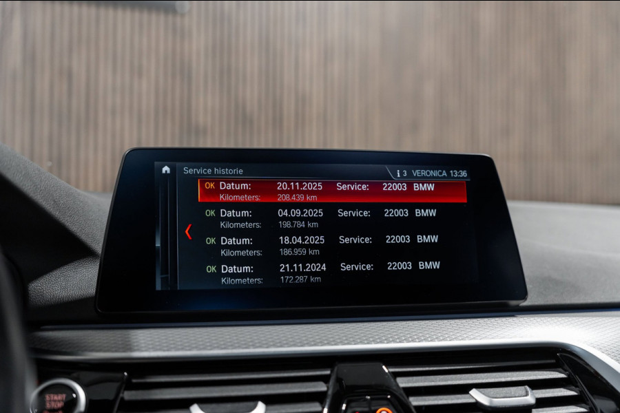 BMW 5 Serie Touring 530i M Sport PANO LEDER LED