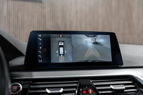 BMW 5 Serie Touring 530i M Sport PANO LEDER LED