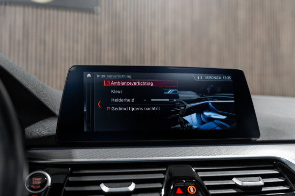 BMW 5 Serie Touring 530i M Sport PANO LEDER LED