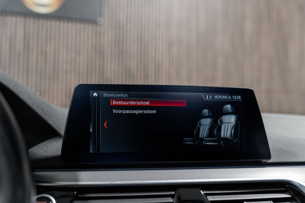 BMW 5 Serie Touring 530i M Sport PANO LEDER LED