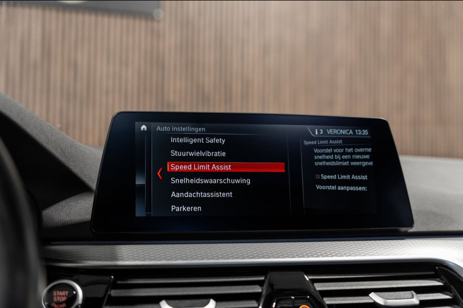 BMW 5 Serie Touring 530i M Sport PANO LEDER LED