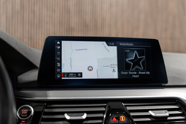 BMW 5 Serie Touring 530i M Sport PANO LEDER LED