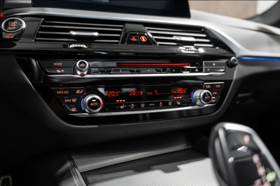 BMW 5 Serie Touring 530i M Sport PANO LEDER LED