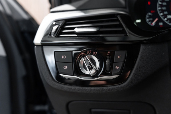 BMW 5 Serie Touring 530i M Sport PANO LEDER LED