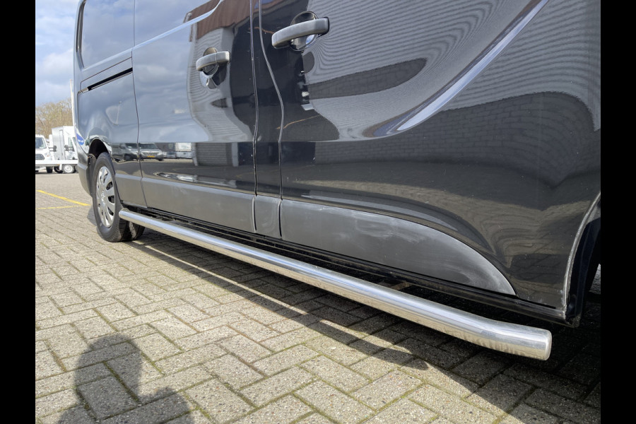Renault Trafic 2.0 dCi 120pk T29 L2H1 Work Edition / ingerichte laadruimte ! / euro 6 / bpm vrij / vaste prijs rijklaar € 17.950 ex btw / lease vanaf € 302 / camera / trekhaak / airco / cruise