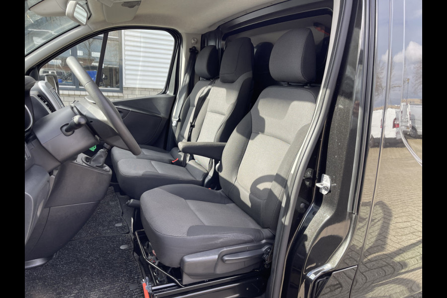 Renault Trafic 2.0 dCi 120pk T29 L2H1 Work Edition / ingerichte laadruimte ! / euro 6 / bpm vrij / vaste prijs rijklaar € 17.950 ex btw / lease vanaf € 302 / camera / trekhaak / airco / cruise