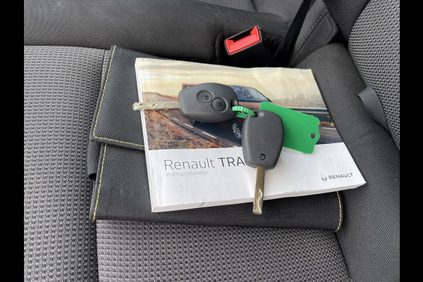 Renault Trafic 2.0 dCi 120pk T29 L2H1 Work Edition / ingerichte laadruimte ! / euro 6 / bpm vrij / vaste prijs rijklaar € 17.950 ex btw / lease vanaf € 302 / camera / trekhaak / airco / cruise