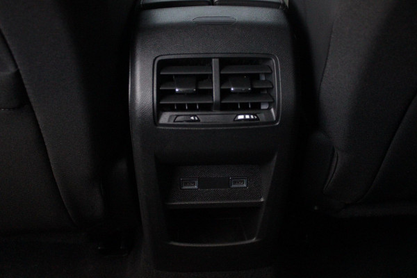 Peugeot 408 1.2 Hybrid 145PK e-DCS6 ALLURE | ACHTERUITRIJ CAMERA | KEYLESS ENTRY/START | DRAADLOOS APPLE CARPLAY/ANDROID AUTO | DRAADLOOS TELEFOONLADEN | DAB+ RADIO | NAVIGATIE | ADAPTIVE CRUISE CONTROL | 19" LICHTMETALEN VELGEN | PARKEERSENSOREN ACHTER |