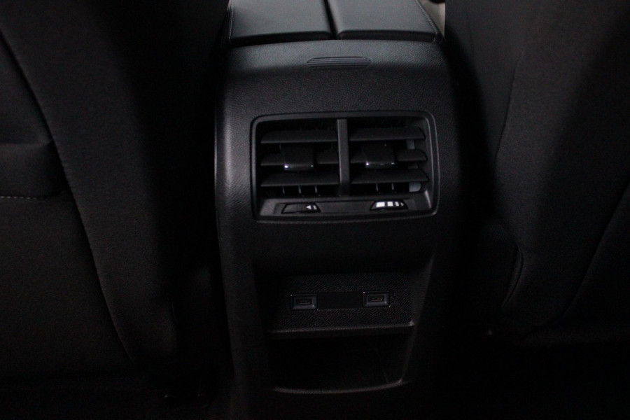 Peugeot 408 1.2 Hybrid 145PK e-DCS6 ALLURE | ACHTERUITRIJ CAMERA | KEYLESS ENTRY/START | DRAADLOOS APPLE CARPLAY/ANDROID AUTO | DRAADLOOS TELEFOONLADEN | DAB+ RADIO | NAVIGATIE | ADAPTIVE CRUISE CONTROL | 19" LICHTMETALEN VELGEN | PARKEERSENSOREN ACHTER |