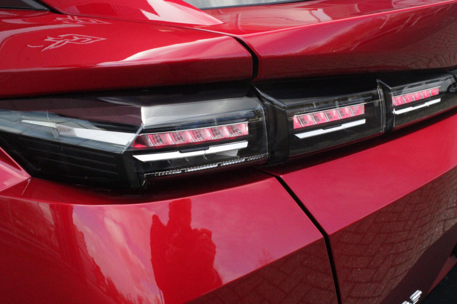 Peugeot 408 1.2 Hybrid 145PK e-DCS6 ALLURE | ACHTERUITRIJ CAMERA | KEYLESS ENTRY/START | DRAADLOOS APPLE CARPLAY/ANDROID AUTO | DRAADLOOS TELEFOONLADEN | DAB+ RADIO | NAVIGATIE | ADAPTIVE CRUISE CONTROL | 19" LICHTMETALEN VELGEN | PARKEERSENSOREN ACHTER |