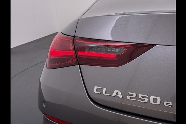 Mercedes-Benz CLA-Klasse 250 e AMG line | Pano HUD Memory Sound Keyless