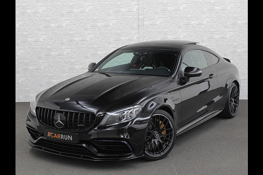 Mercedes-Benz C-Klasse Coupé 63 S AMG | Keramisch | Schaalstoelen | Carbon | AMG Driver's Package | Aero-Pakket | Panorama | Burmester | Multi-Beam LED | Memory | ACC | Rij-Assistentie Pakket | Keyless-Go | Sfeerverlichting | Carplay |