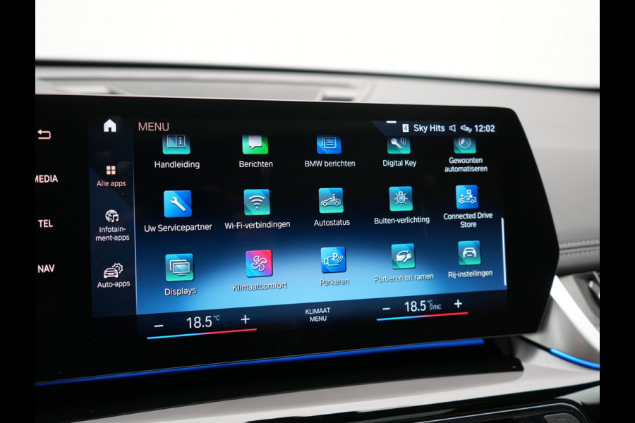 BMW X1 sDrive20i M Sport 156pk Dealer O.H. | Panodak | Lederen Sportstoelen Verwarmd | Adaptive M Onderstel | Widescreen Navi | Camera | Keyless | Adaptive LED | Sfeerverlichting | Apple Carplay | Navigatie | DAB |