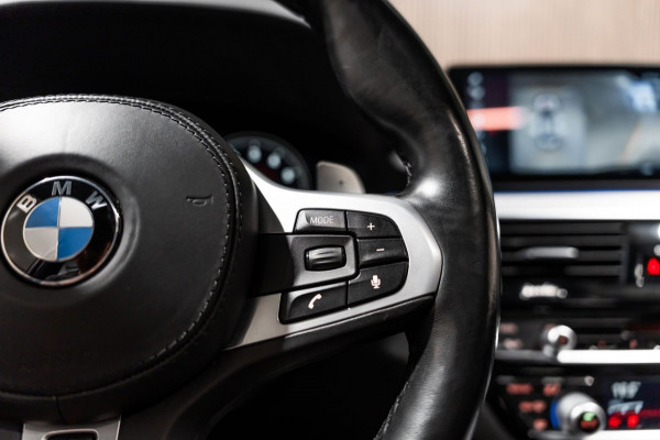 BMW 5 Serie 530i M Sport PANO LEDER LED