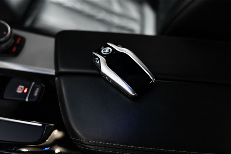 BMW 5 Serie 530i M Sport PANO LEDER LED