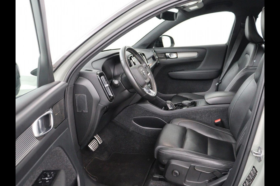 Volvo XC40 Recharge P8 AWD R Design | Warmtepomp | Leder | Stoelverwarming | Harman/Kardon | Adaptive cruise | Camera | Keyless | 19'' | Full LED | Navigatie | Parkeerhulp