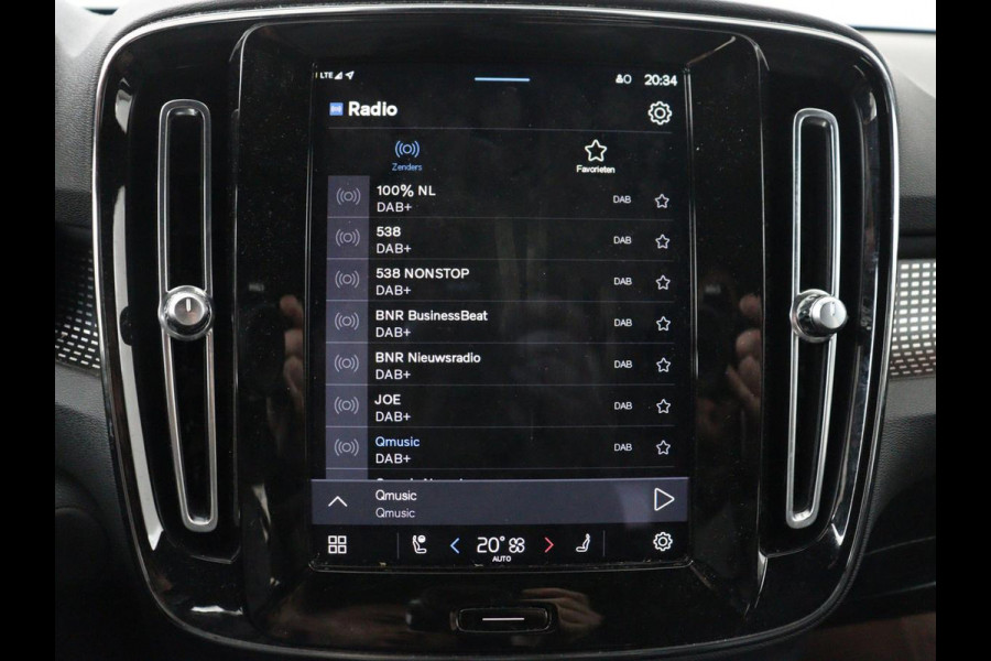 Volvo XC40 Recharge P8 AWD R Design | Warmtepomp | Leder | Stoelverwarming | Harman/Kardon | Adaptive cruise | Camera | Keyless | 19'' | Full LED | Navigatie | Parkeerhulp