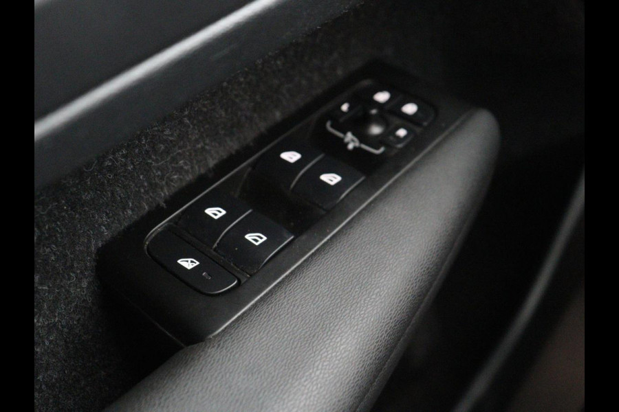 Volvo XC40 Recharge P8 AWD R Design | Warmtepomp | Leder | Stoelverwarming | Harman/Kardon | Adaptive cruise | Camera | Keyless | 19'' | Full LED | Navigatie | Parkeerhulp