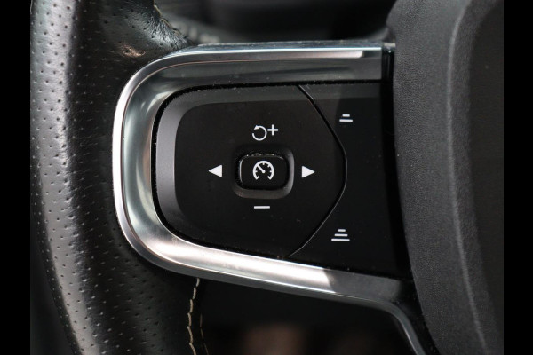Volvo XC40 Recharge P8 AWD R Design | Warmtepomp | Leder | Stoelverwarming | Harman/Kardon | Adaptive cruise | Camera | Keyless | 19'' | Full LED | Navigatie | Parkeerhulp